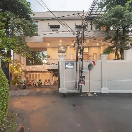 Urbanview Darmo Residence Bandung